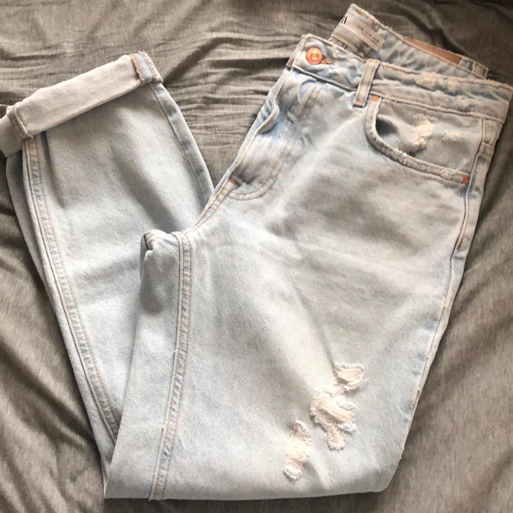 Zara mom Jeans with slight destruction